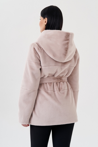 Миниатюра фотографии Женская куртка из искусственного меха с капюшоном