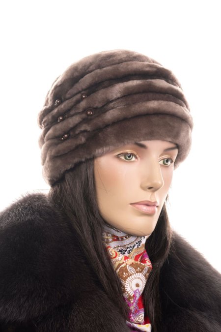 Купить Шапка женская из мутона в каталоге