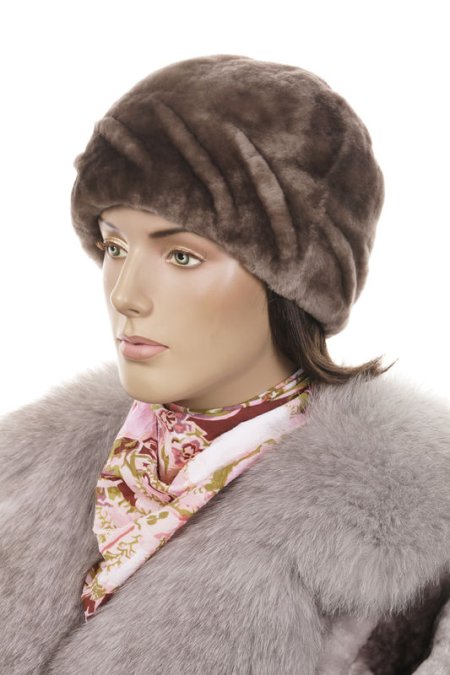 Купить Шапка женская из мутона в каталоге