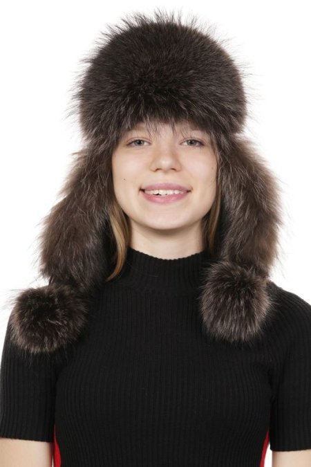 Купить Шапка женская из натуральной кожи с енотом в каталоге