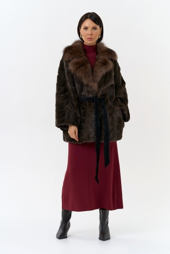 Миниатюра фотографии Шуба из меха норки с воротником из меха лисы