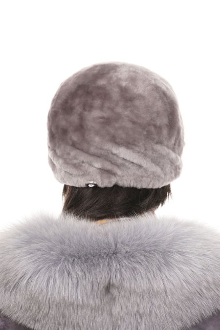 Купить Шапка женская из мутона в каталоге