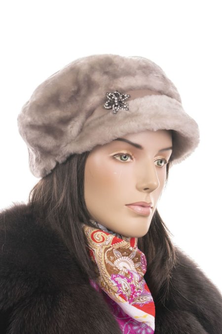 Купить Шапка женская из мутона в каталоге