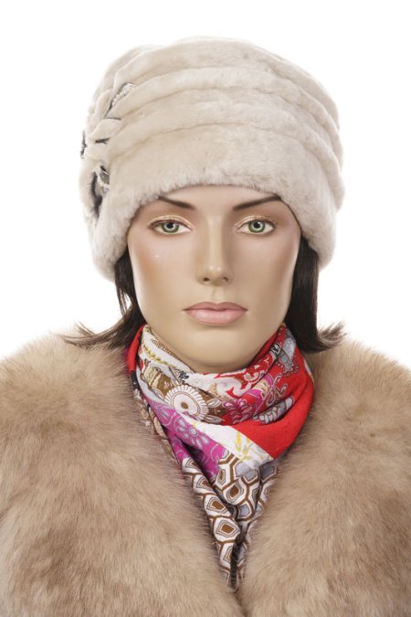Купить Шапка женская из мутона в каталоге