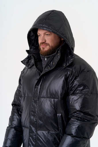 Миниатюра фотографии Мужской пуховик черного цвета с капюшоном