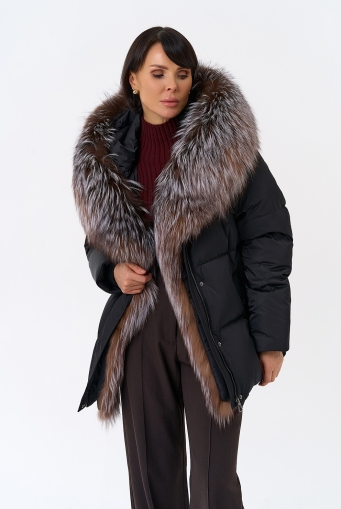 Миниатюра фотографии Женский пуховик с отделкой из меха блюфрост