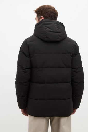 Миниатюра фотографии Мужской пуховик черного цвета
