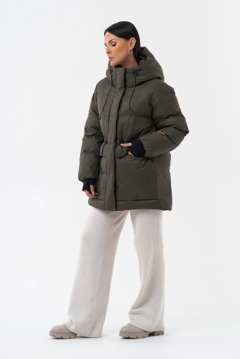 Миниатюра фотографии Женский пуховик с капюшоном