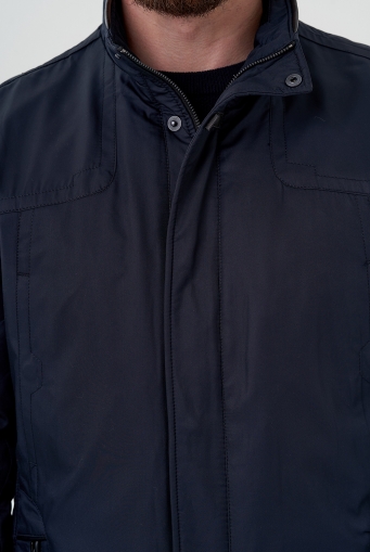 Миниатюра фотографии Куртка мужская синего цвета 