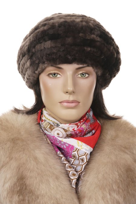 Купить Шапка женская из мутона в каталоге
