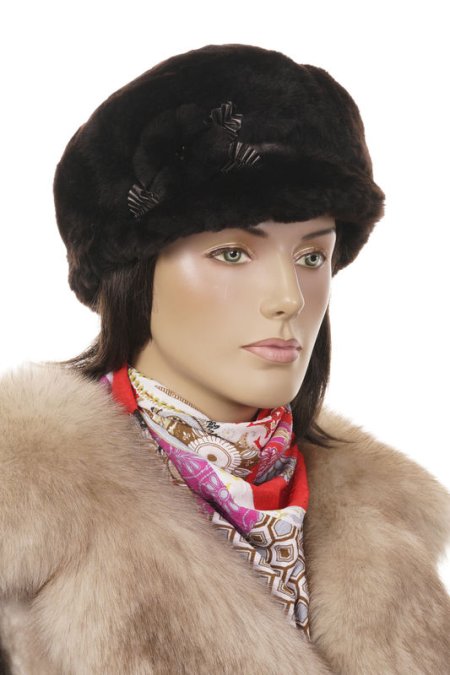 Купить Шапка женская из мутона в каталоге