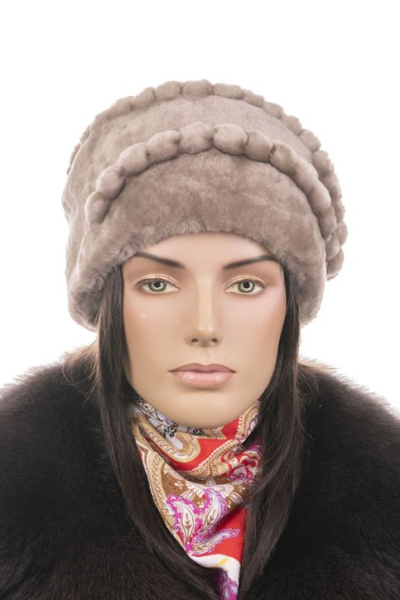 Купить Шапка женская из мутона в каталоге