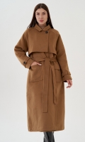 Миниатюра фотографии Женское пальто с поясом и отлетной кокеткой