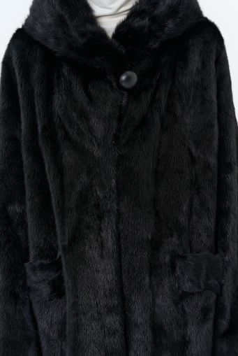 Миниатюра фотографии Шуба из меха норки с капюшоном