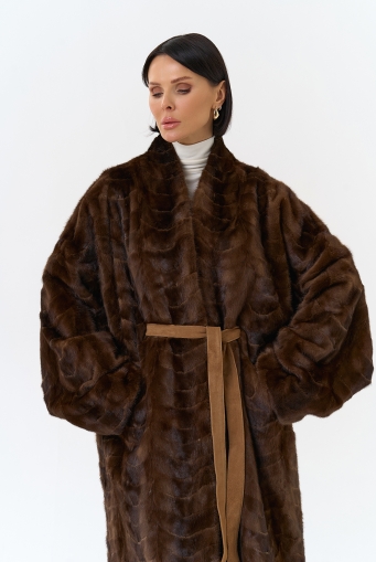 Миниатюра фотографии Шуба из меха норки с поясом