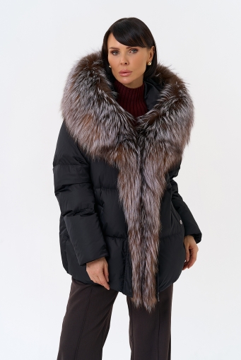 Миниатюра фотографии Женский пуховик с отделкой из меха блюфрост