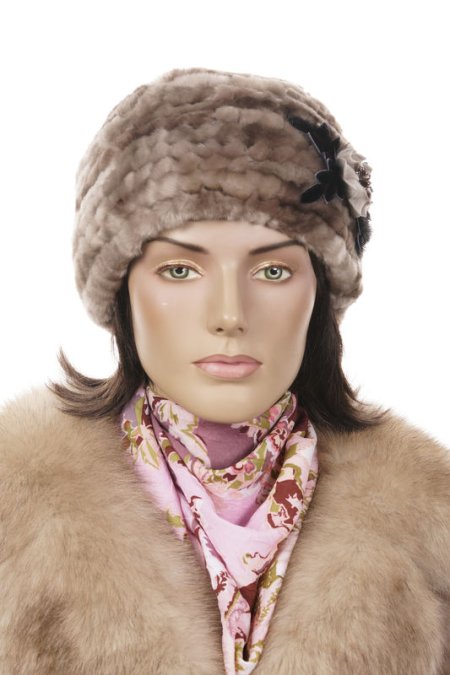 Купить Шапка женская из мутона в каталоге