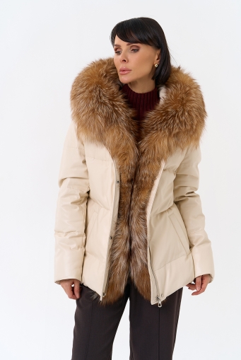 Миниатюра фотографии Женский пуховик из эко кожи с отделкой из натуральной лисы