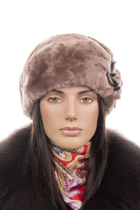 Купить Шапка женская из мутона в каталоге
