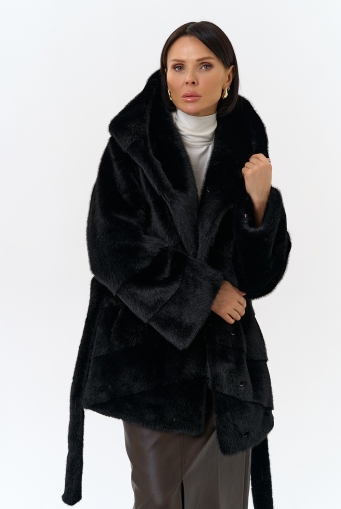 Миниатюра фотографии Женская шуба из эко меха с капюшоном