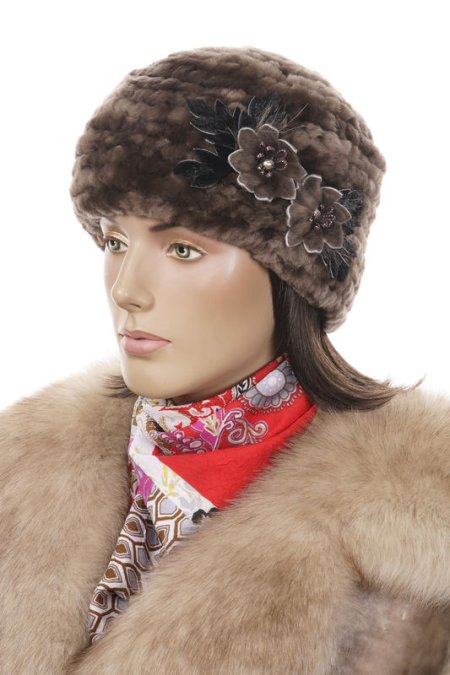 Купить Шапка женская из мутона в каталоге