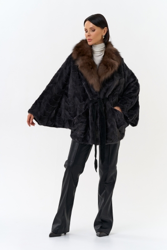 Миниатюра фотографии Шуба из меха норки с воротником из меха лисы