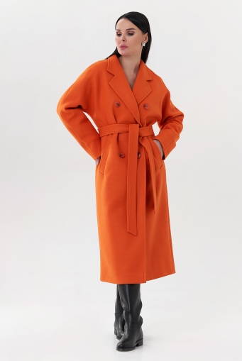 Миниатюра фотографии Женское пальто в оранжевом цвете