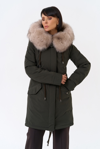 Миниатюра фотографии Женская парка с капюшоном из меха песца