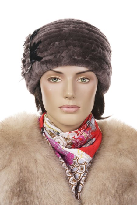 Купить Шапка женская из мутона в каталоге