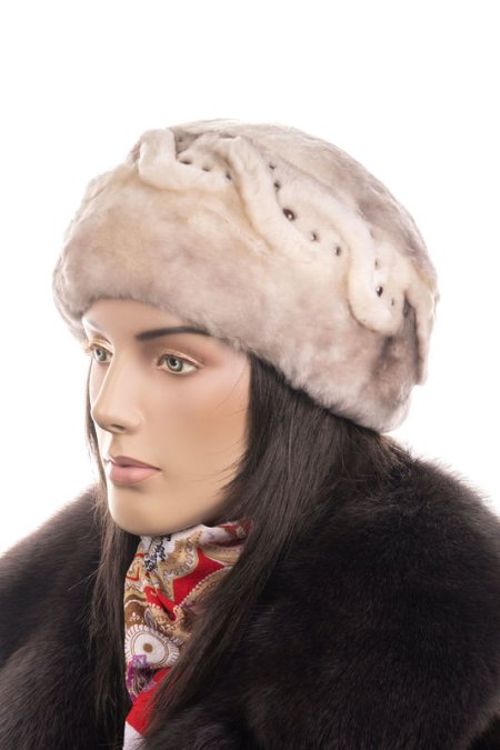 Купить Шапка женская из мутона в каталоге