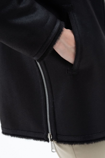 Миниатюра фотографии Женская двухсторонняя дубленка из эко кожи с капюшоном