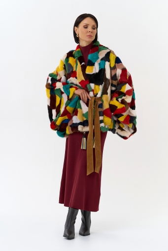 Миниатюра фотографии Яркая шуба из меха норки