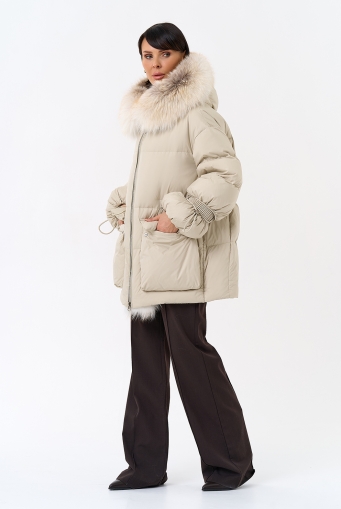 Миниатюра фотографии Женский пуховик с капюшоном из меха лисы