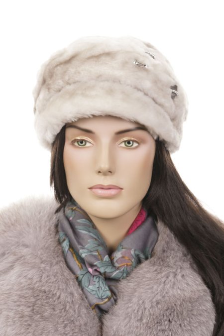 Купить Шапка женская из мутона в каталоге