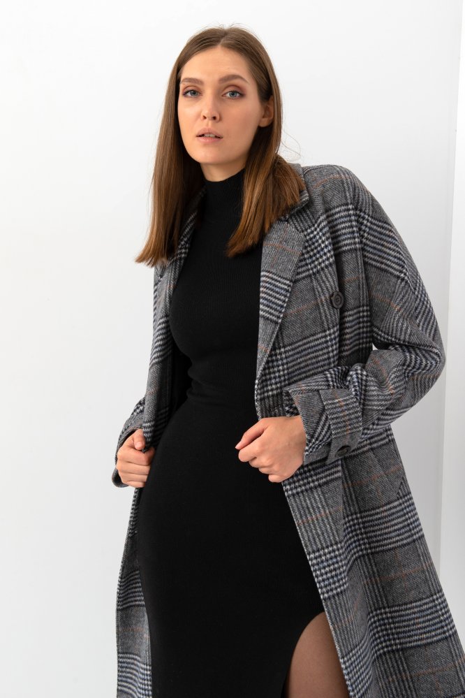 Миниатюра фотографии Женское пальто из текстиля с воротником