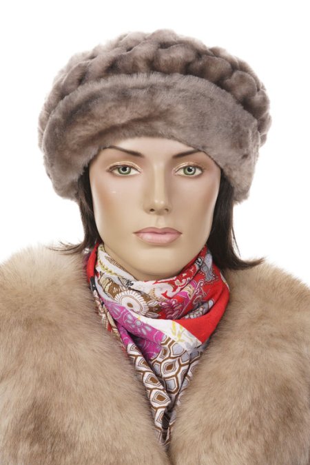 Купить Шапка женская из мутона в каталоге