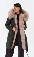 Миниатюра фотографии Женская парка с капюшоном из меха песца