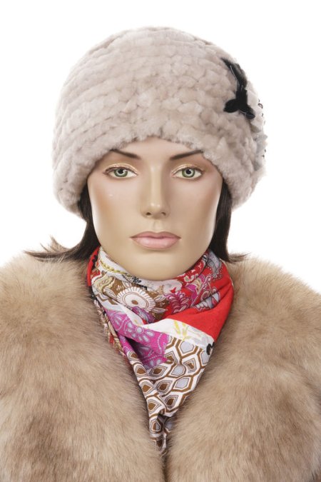 Купить Шапка женская из мутона в каталоге