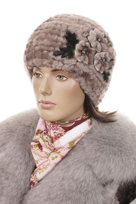 Купить Шапка женская из мутона в каталоге