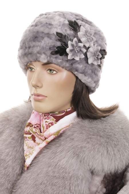 Купить Шапка женская из мутона в каталоге