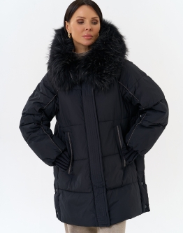 Купить Женский пуховик с капюшоном из меха енота в каталоге Куртки