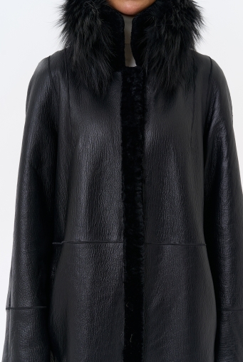 Миниатюра фотографии Женская двухстороняя дубленка с воротником из меха чернобурой лисы