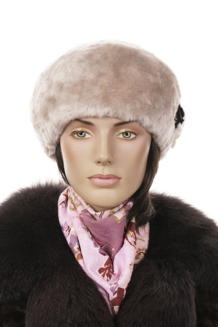 Купить Шапка женская из мутона в каталоге