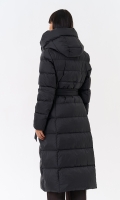Миниатюра фотографии Женский длинный пуховик черного цвета с капюшоном