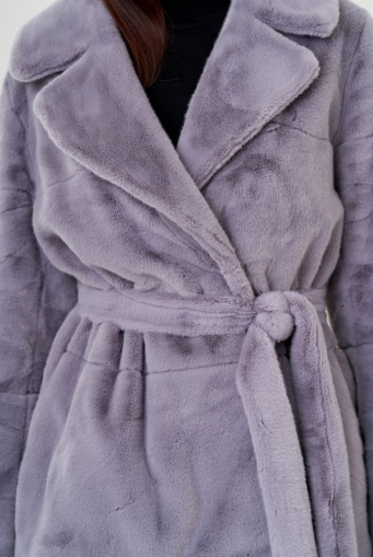 Миниатюра фотографии Куртка женская из искусственного меха 