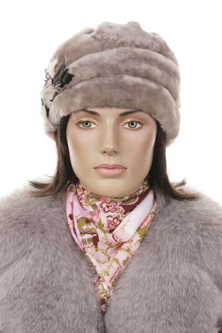 Купить Шапка женская из мутона в каталоге