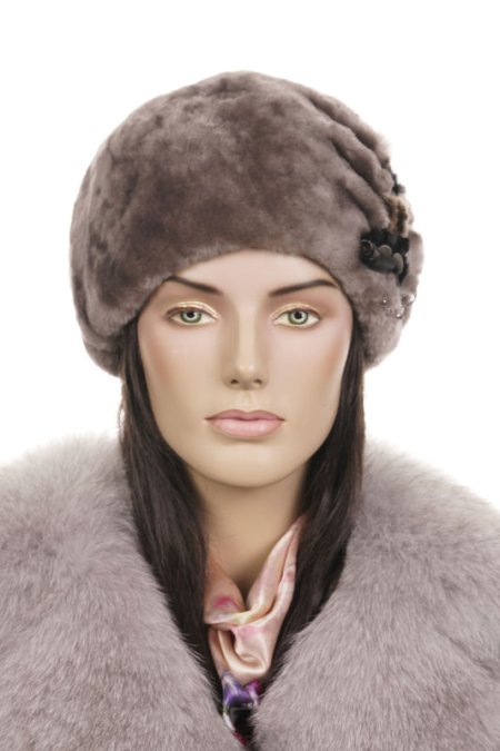 Купить Шапка женская из мутона в каталоге