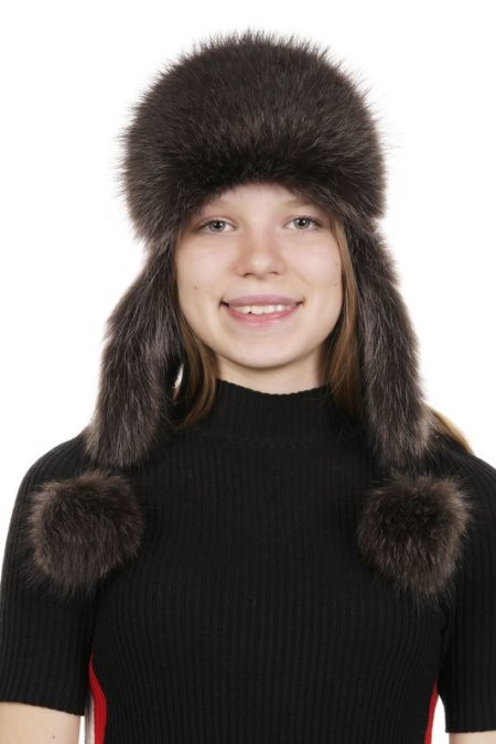Купить Шапка женская из натуральной кожи с енотом в каталоге