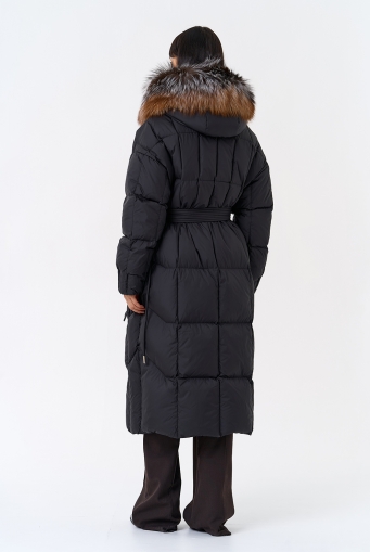 Миниатюра фотографии Женский пуховик с отделкой из меха блюфрост