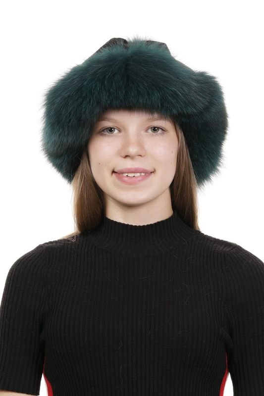 Миниатюра фотографии Шапка женская из натуральной кожи с песцом